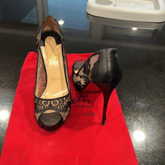 Authentic Christian Louboutin lace heels size 37 1/2 - Picture 6 of 6